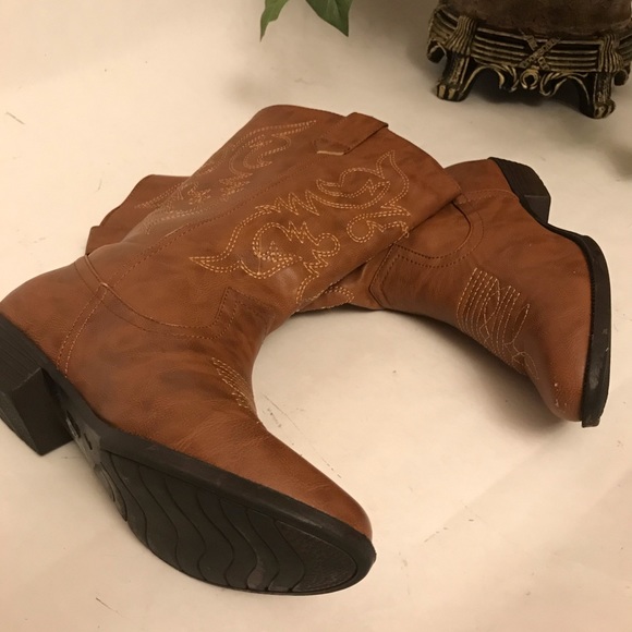 Cowboy boots - Picture 8 of 10